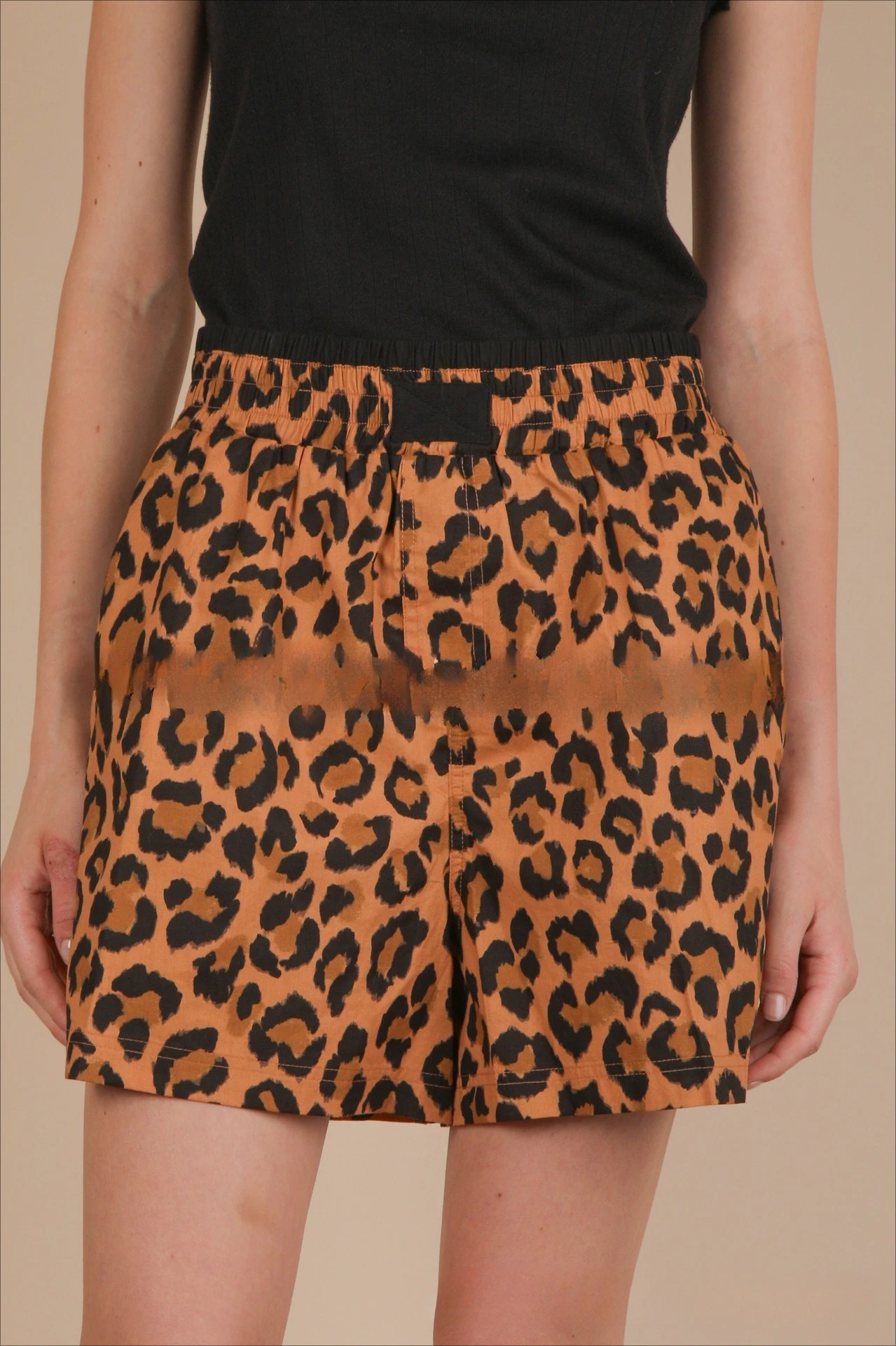 

2025 Summer New Women's Over the Knee Sports Pants Running Fitness Loose Leopard Pattern Bow Quarter Pants