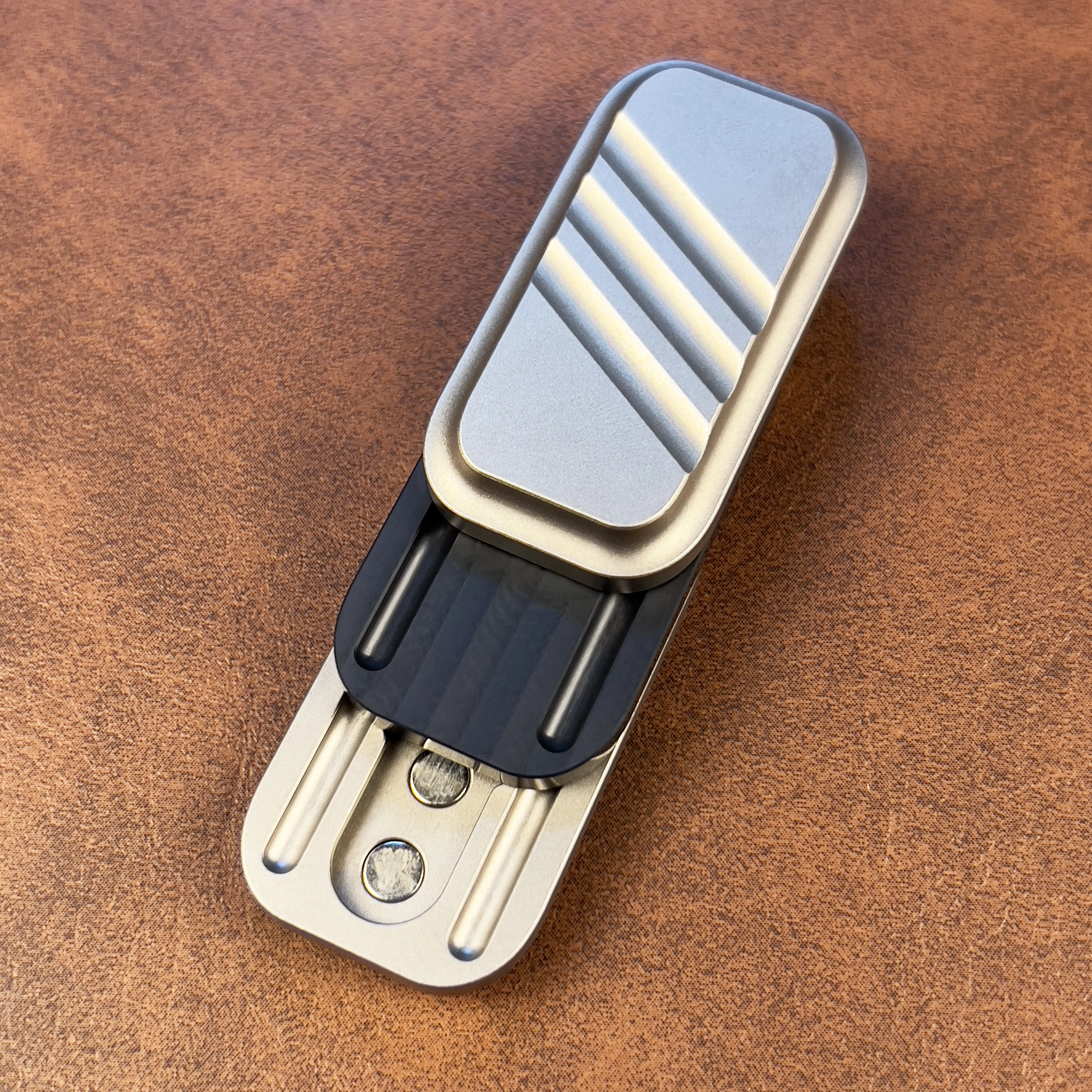 Liga de titânio tc4 li yi açúcar edc brinquedo de compressão mecânica magnética camada intermediária confortável sensação de mão elástica