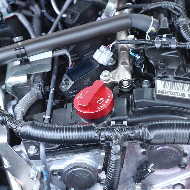 سبائك الألومنيوم الأحمر لتويوتا لاند كروزر برادو 250 LC250 2024-2025 + محرك السيارة المقصورة النفط غطاء السائل ملصق اكسسوارات السيارات