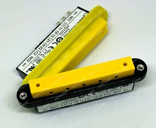 

HE2B-M200PY enable switch HE2B-M2 yellow 6-pin three position two contact