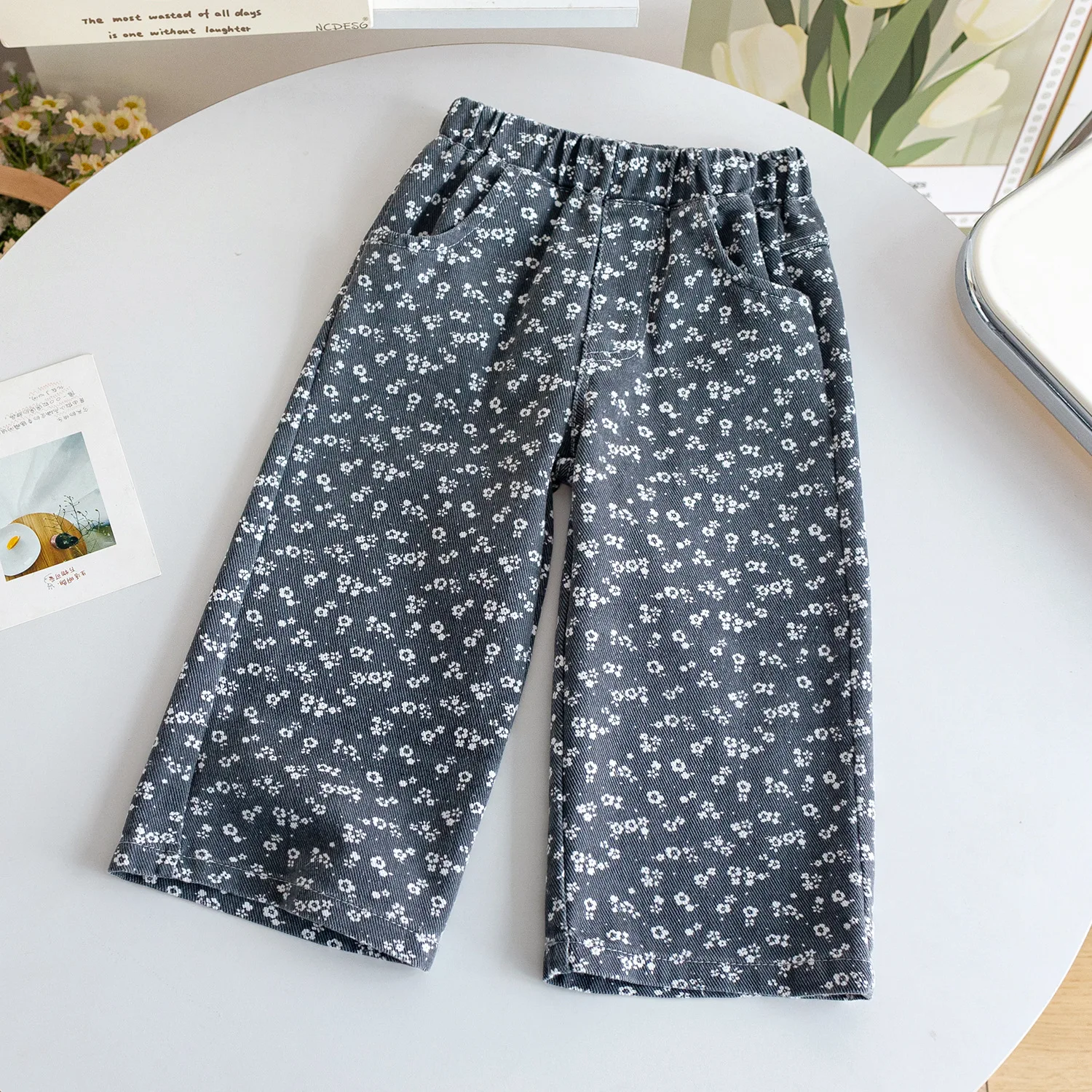 الفتيات جديد 2025 الخريف السراويل واسعة الساق الكورية الأزهار مستقيم الساق السراويل الربيع والخريف السراويل الأطفال Sweatpants