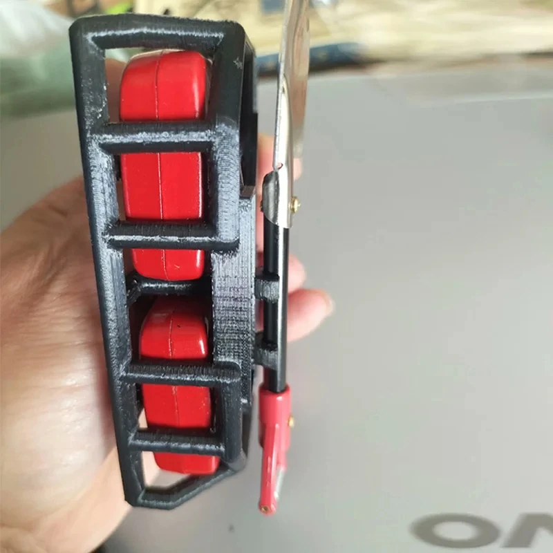 Decorazione simulata della gabbia del doppio barile dell'olio del bagagliaio del tetto per 1/10 RC Crawler Car Wrangler TRX4 Defender AXIAL SCX10 RC4WD D90 Parte