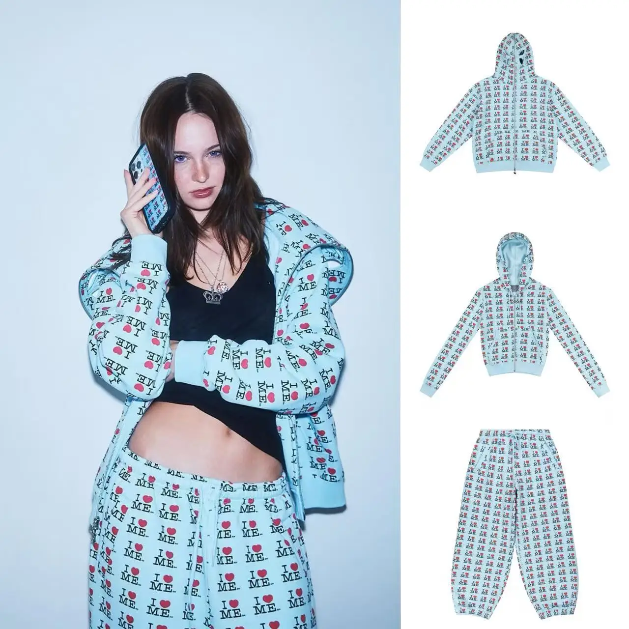 سترة بغطاء للرأس مطبوعة من Ashley Blue ILOVEME مع تطريز على شكل فراشة وغطاء للرأس، وكتف عادي وقصة ضيقة