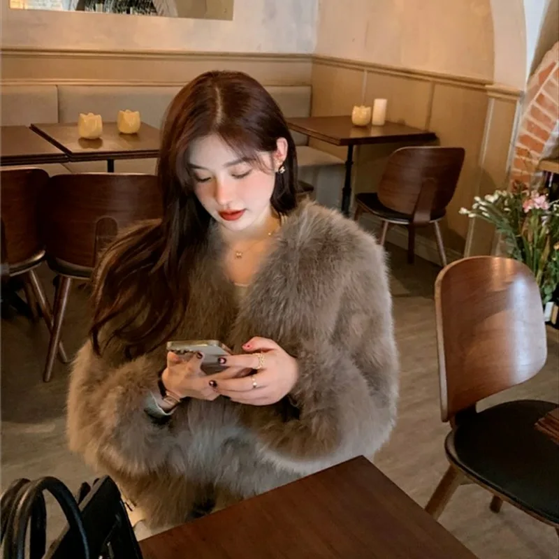 Luxury Brand Fluffy Fur Coats Cropped Jackets Warm Faux Fur Jacket Streetwear Long Sleeve Slim Outerwear Winter Autumn Coat