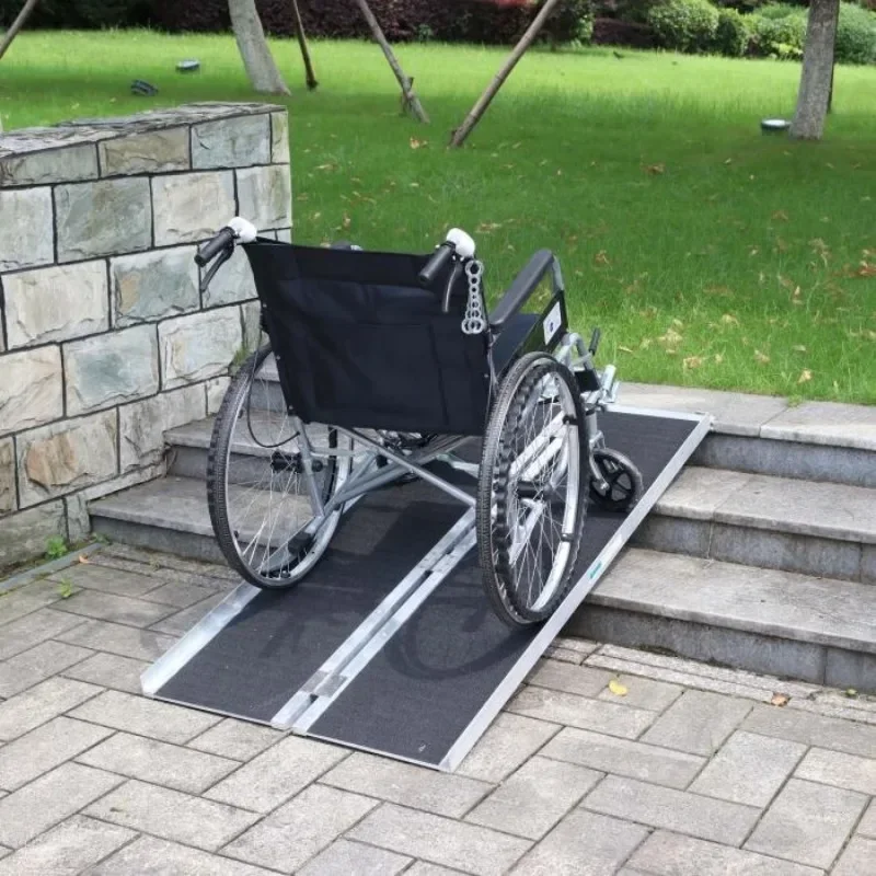 Aluminum Alloy Wheelchair Folding Ramp Portable Wheelchair Accessible Ramps Strong Loading Capacity