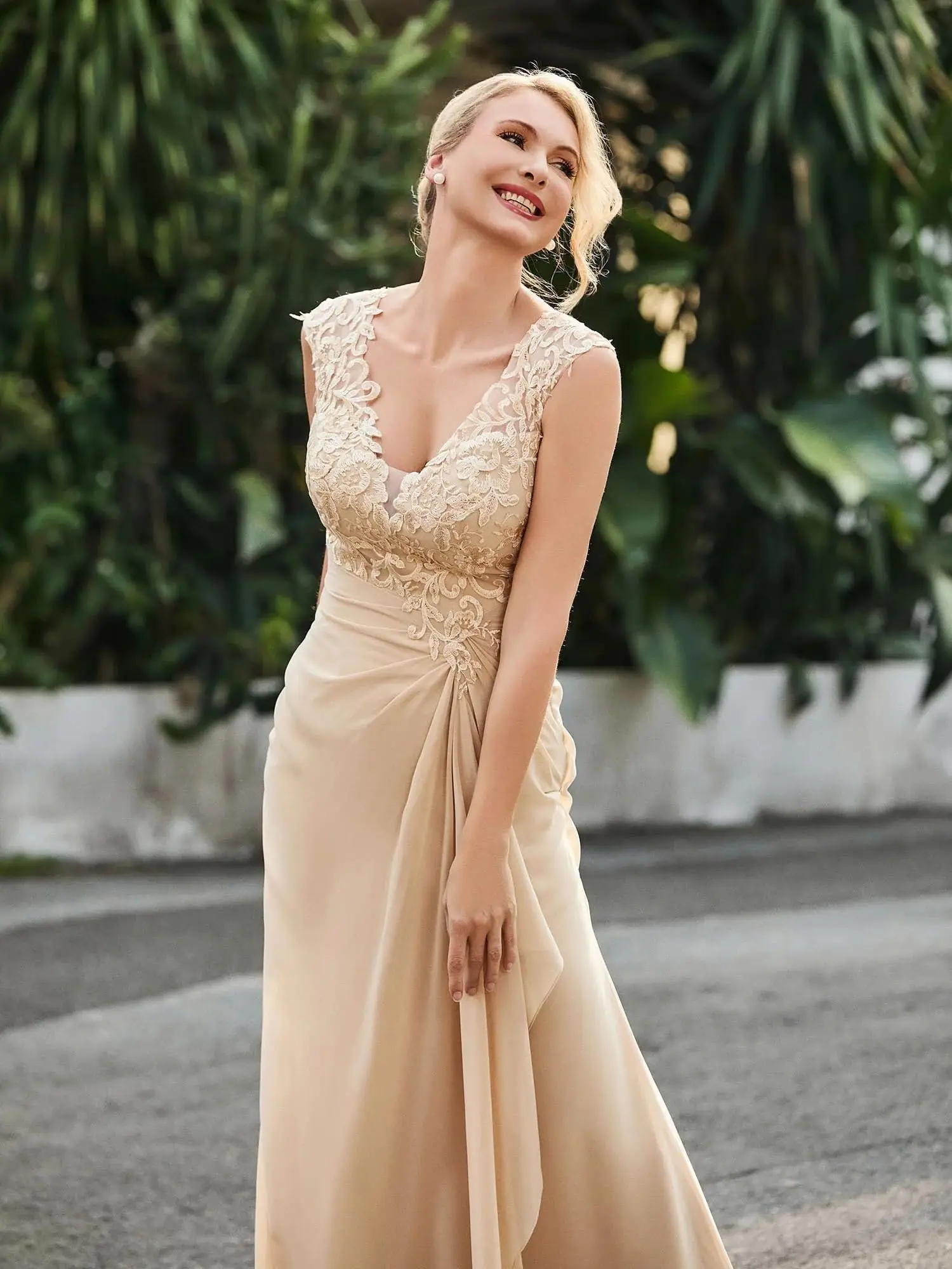 레이스 아플리케 신부 어머니 드레스 여성용 민소매 주름 장식 바닥 길이 쉬폰 정장 드레스