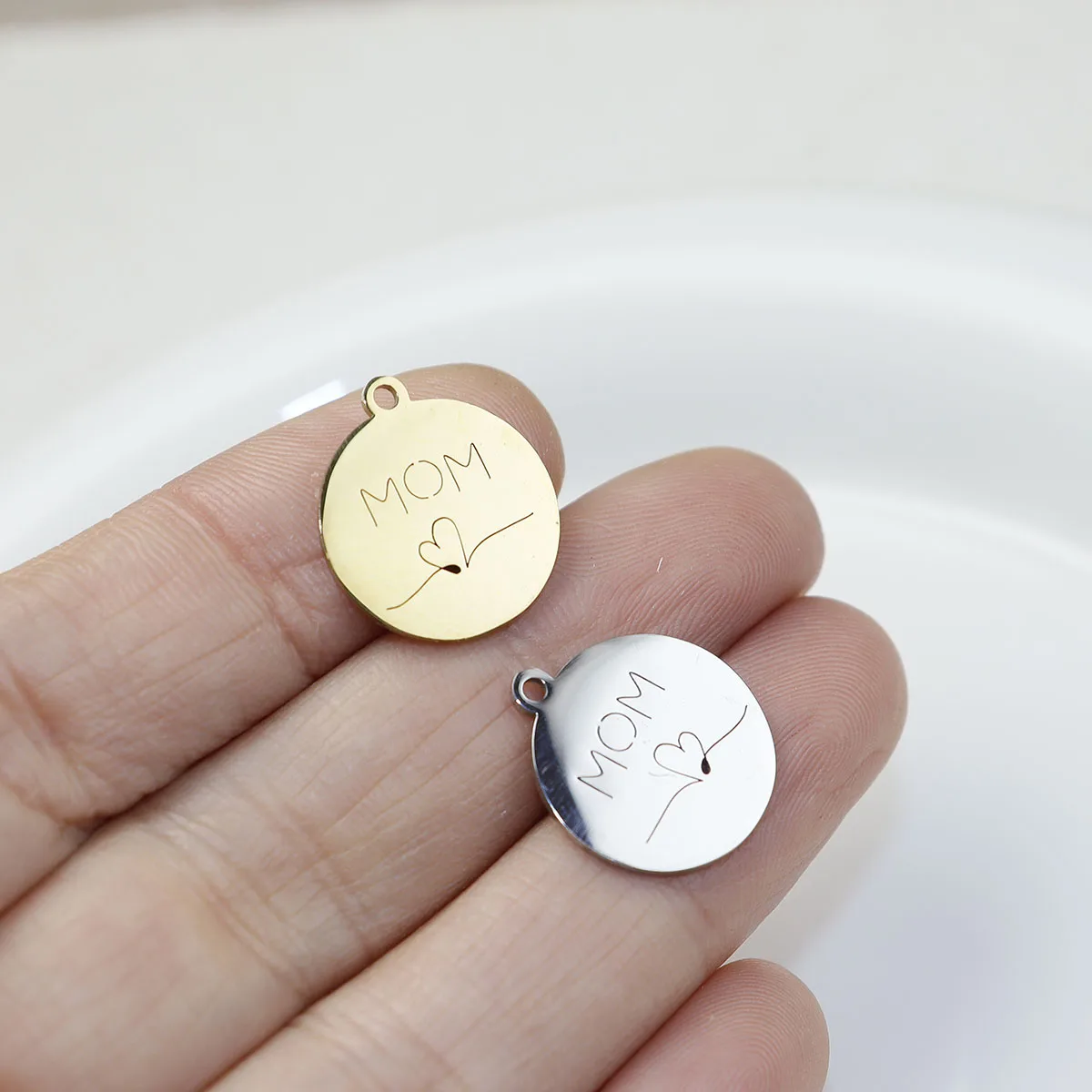 

10pcs 15mm Stainless Steel PVD Plate MOM Mirro Polish Fashion Jewelry Accessory Women Girl DIY Handmade
