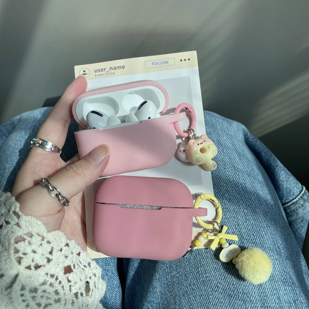 حافظة سماعة أذن من السيليكون الوردي لأجهزة AirPods Pro3 2025 مع سلسلة مفاتيح Hairball لأجهزة AirPods 1 2 3 4 Pro 2nd 3rd Gen حافظات ناعمة