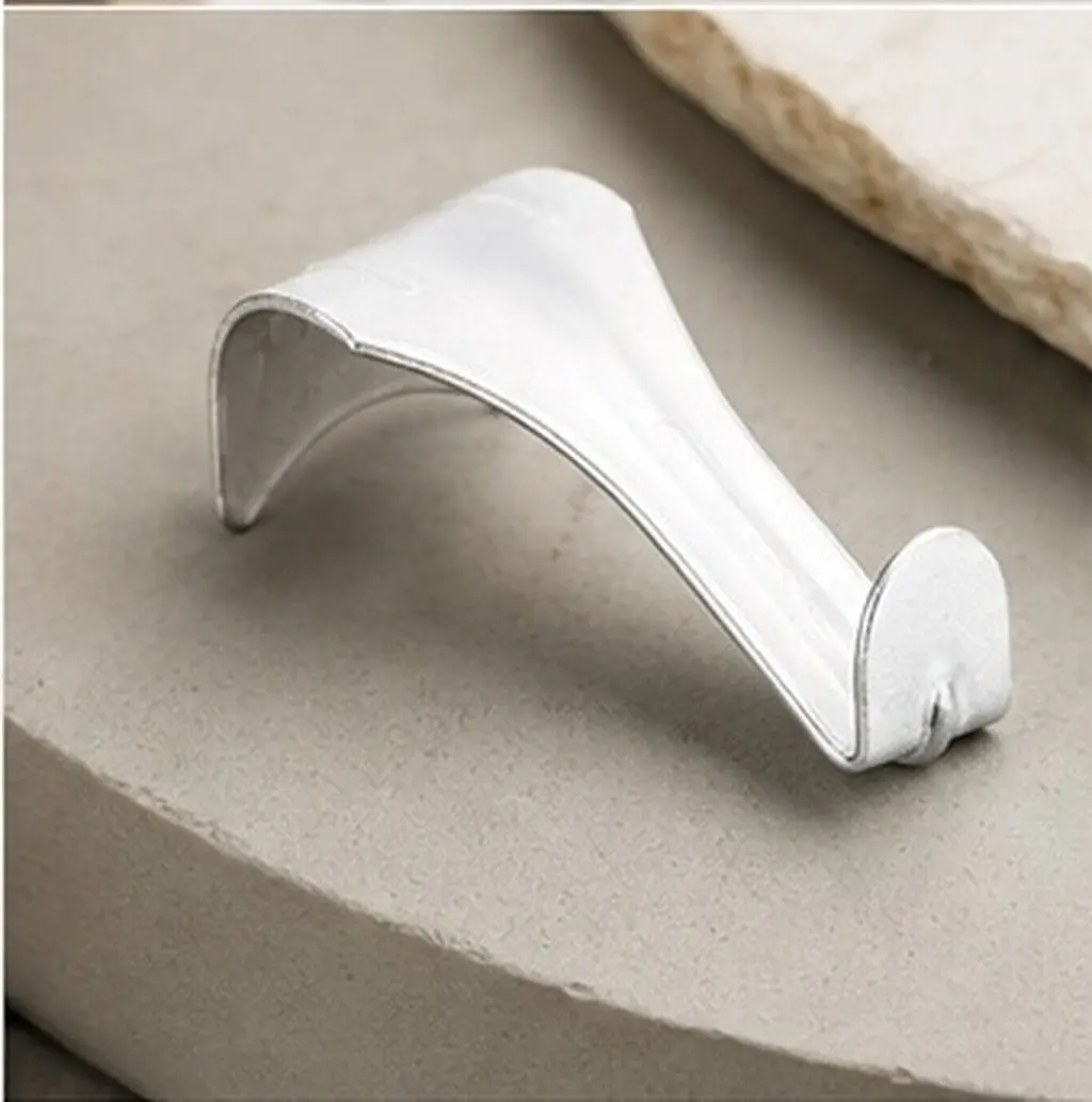 20Pcs S Shaped Rail Hook Picture Rail Hanging System Strong Zinc Alloy Picture Hangers for Galleries Shops Exhibitions