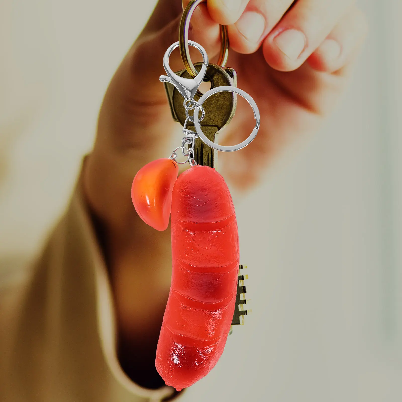 Car Keychain Fake Hot Dog Garlic Pendant Unique Realistic Food Key Ring Car Keys Purse Handbag Charm Novelty Decorative Key