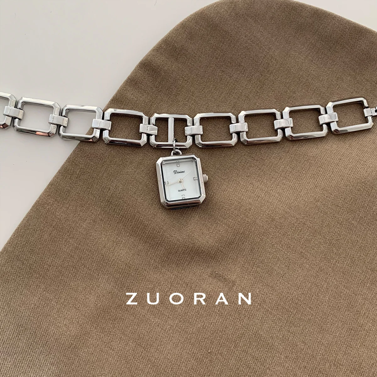 

Original women's watch, stylish and exquisite quartz watch with pendant design, perfect as a birthday gift for women.