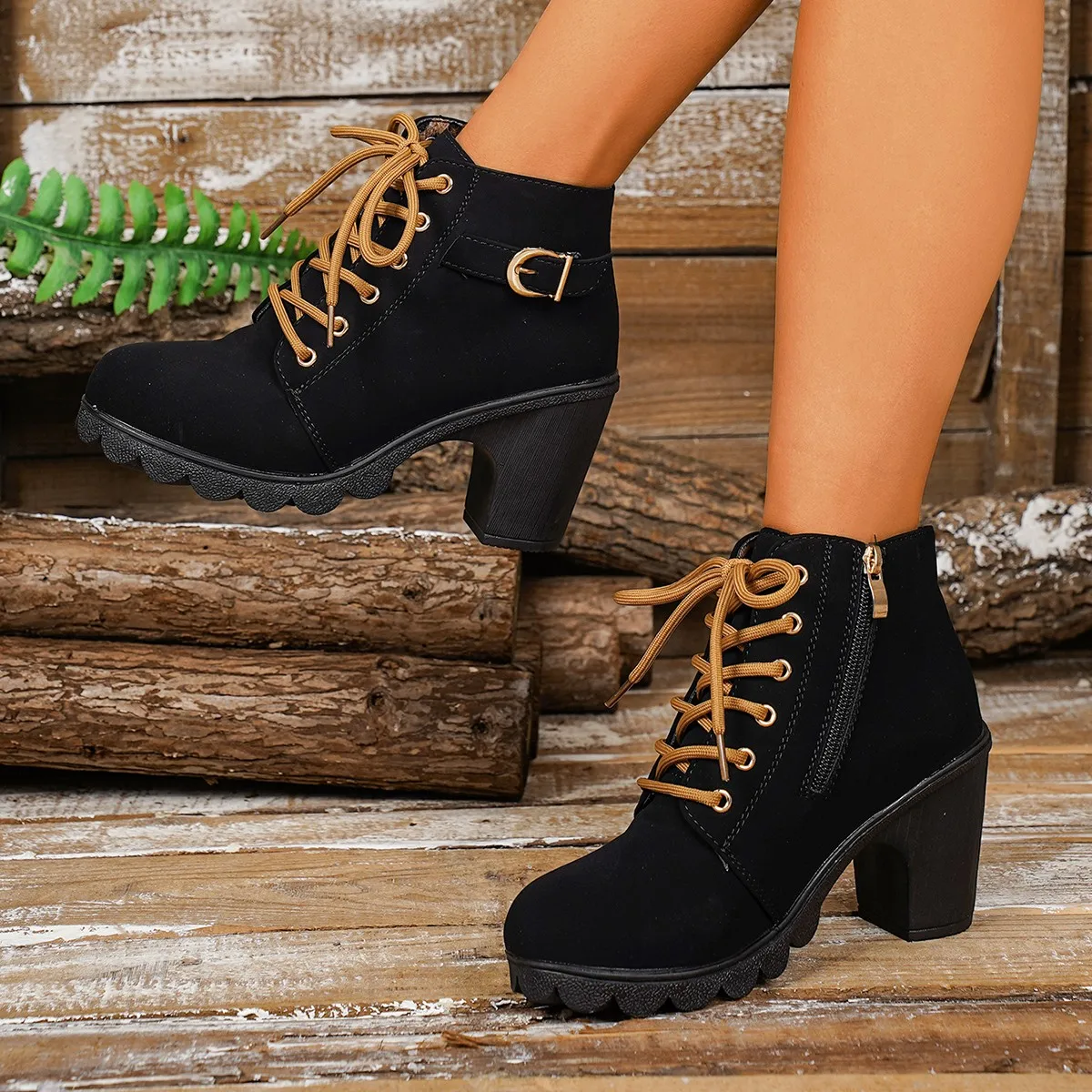 

Новые модные удобные сексуальные женские ботинки на высоком каблуке. Хорошо продаются зимой. Элегантные повседневные короткие ботинки на толстой подошве со шнуровкой.