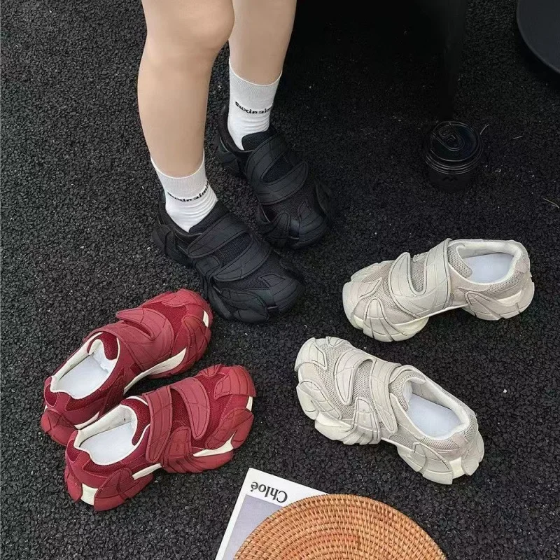 2025 Zapatillas de deporte de malla Retro para mujer, zapatos transpirables de suela suave para papá, zapatos de entrenamiento informales cómodos para principios de otoño