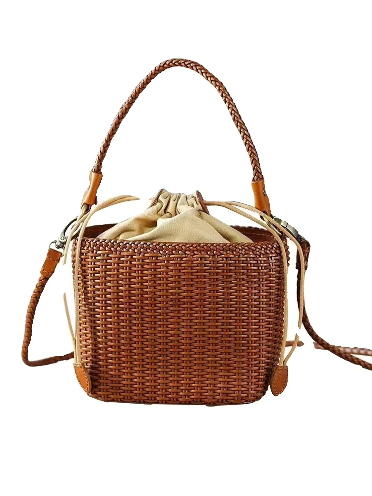 

Autumn Winter Hanrted Leather Buet Bag Women's oulder Crossbody Bag Retro Artistic Sle Handwoven Small Leather Bag