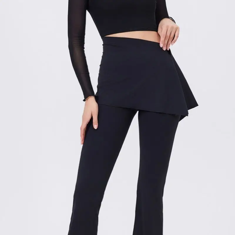 تنورة للجري من قطعة واحدة للياقة البدنية وتدريبات اليوجا ملابس رياضية مثيرة للفتيات من ألياف البوليستر مجموعة الصيف الكلمات الساخنة