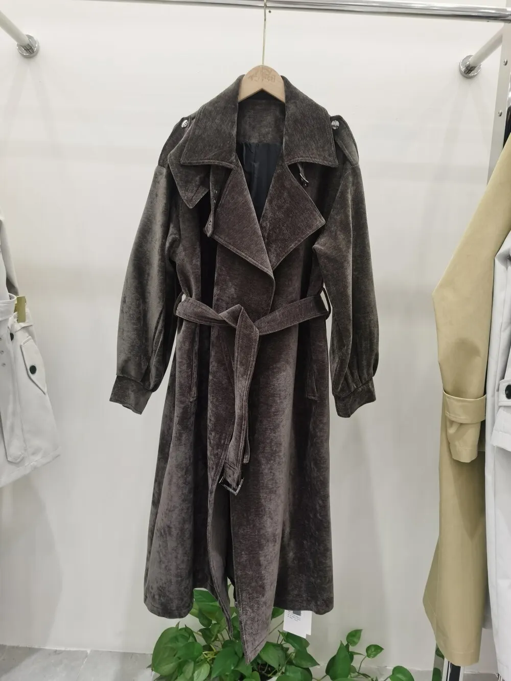 BJTZ Dames Chenille Halflange Trenchcoat Jas Casual Designer Comfortabel Elegant Minimalistische Kwaliteit Herfst Winter 2025