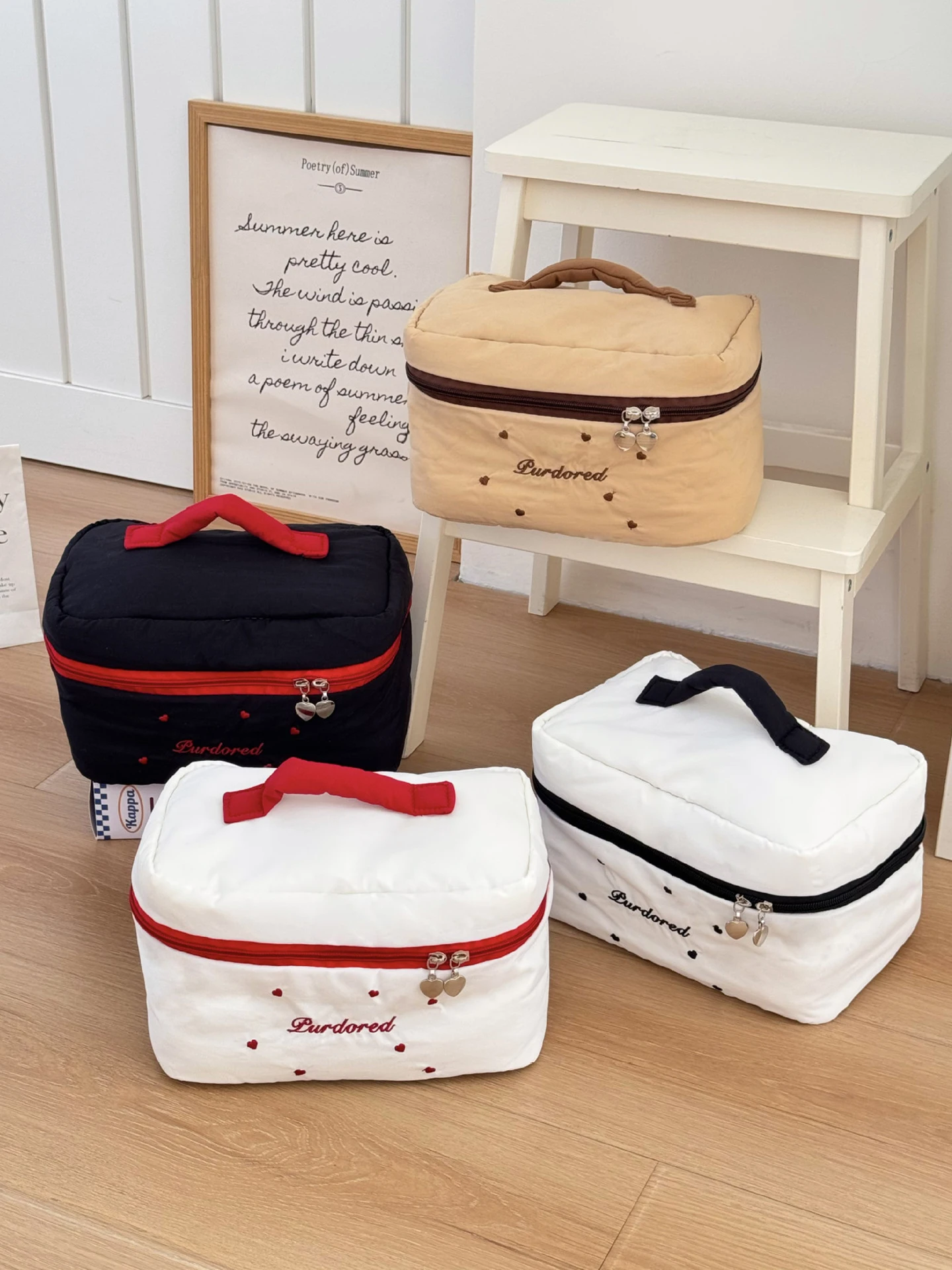 

Letter Embroidery Love Women Cosmetic Bag Portable Large Capacity Ladies Toiletry Storage Bags Simple Female Handbag Makeup Case