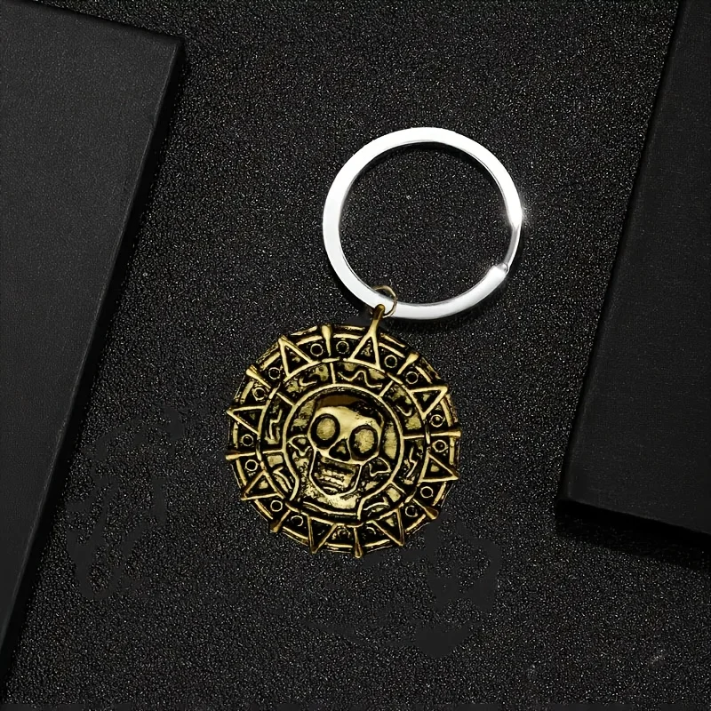 Pirates of the Caribbean retro gold coin skull pendant key chain men and women hip-hop trend lucky accessories