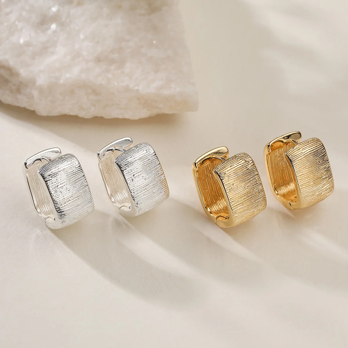 GANPUP Elegante Geometrische Quadratische Mattierte Creolen für Damen Luxuriöser Neuer Modischer Trendiger Ohrschmuck Geschenk für Party серьги – Detail 2
