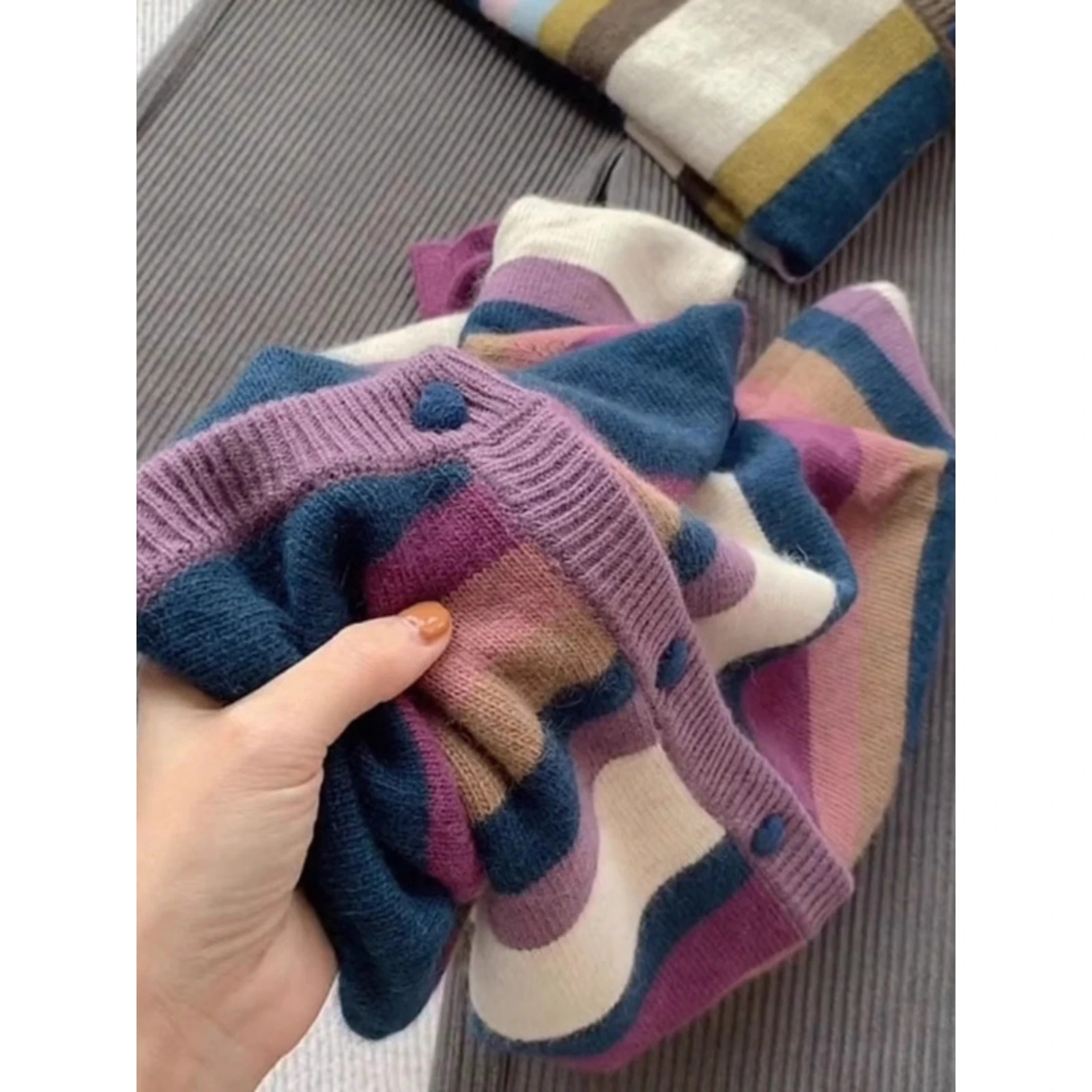 

Loose Fit Rainbow Stripes Knitwear Cardigan for Men And Women Autumn Winter plus Size Hong Kong Sle Lazy Faion Brand Ins