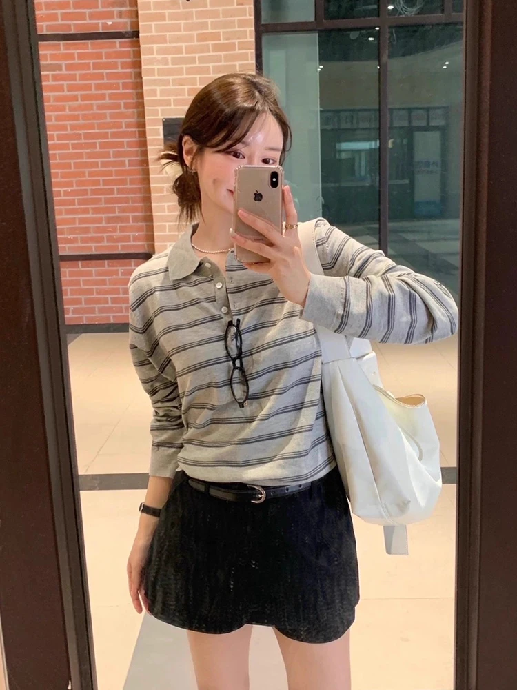 

Gagarich Retro Polo Collar Relaxation Vertical Stripe Knitted Shirt Women Early Autumn New Small Versatile Long Sleeve Top