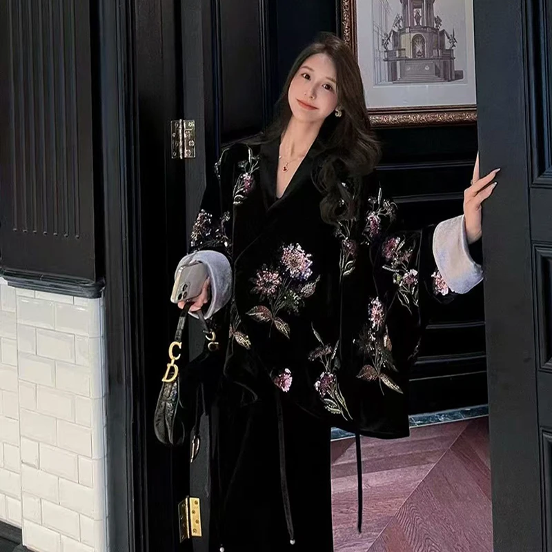 

Spring and Autumn New V-neck Velvet Fabric Beading Embroidery + Contrast Color Cuffs Design Loose Lace Up Women's Coat S-XL