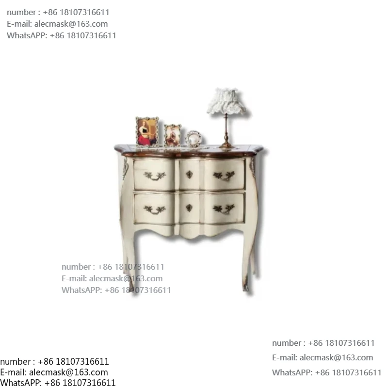 

The chest of drawers offers a classic vintage design suitable for a hotel villa
