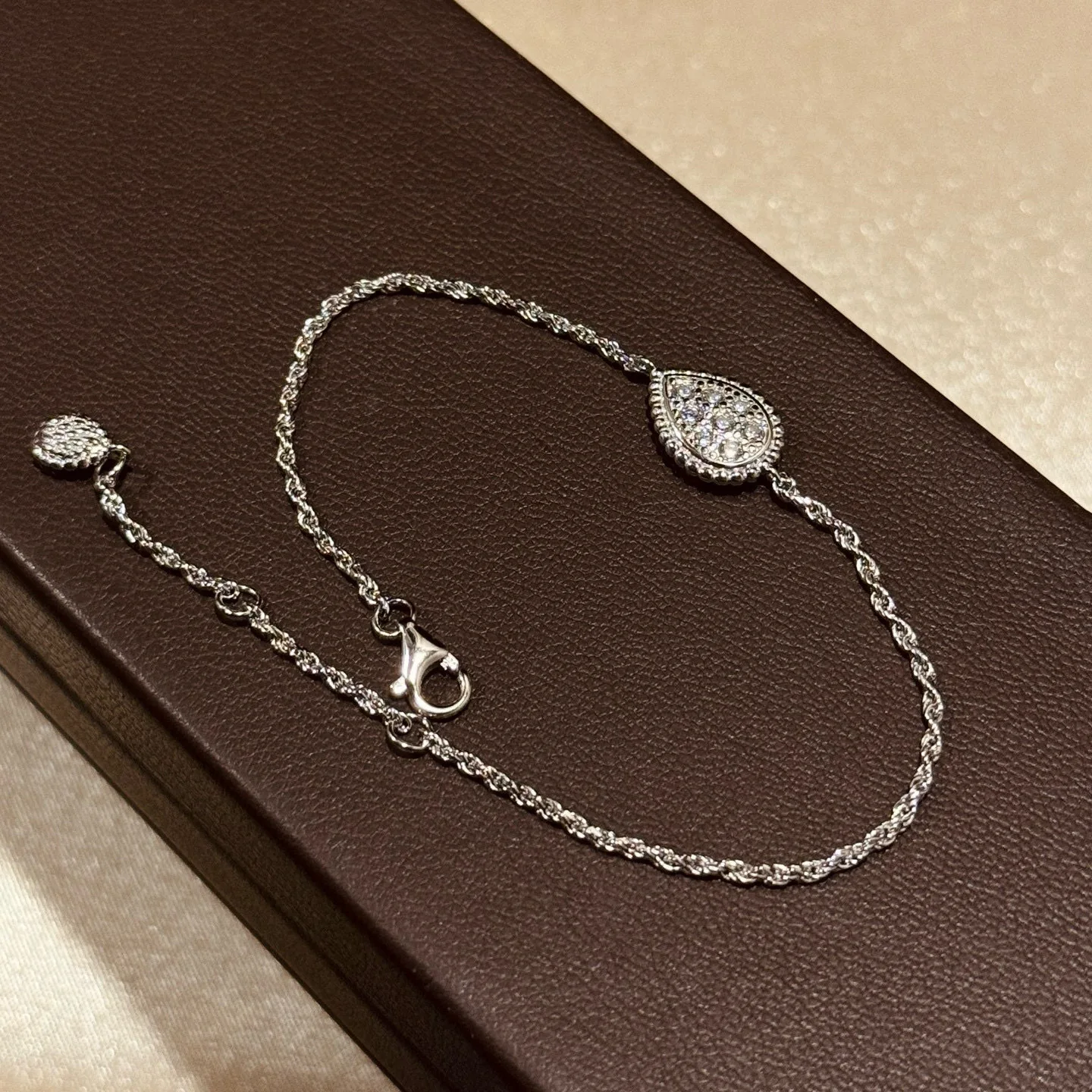 

Europe Top Quality 925 Silver Waterdrop Full Diamond Bracelet Dainty Jewelry Women