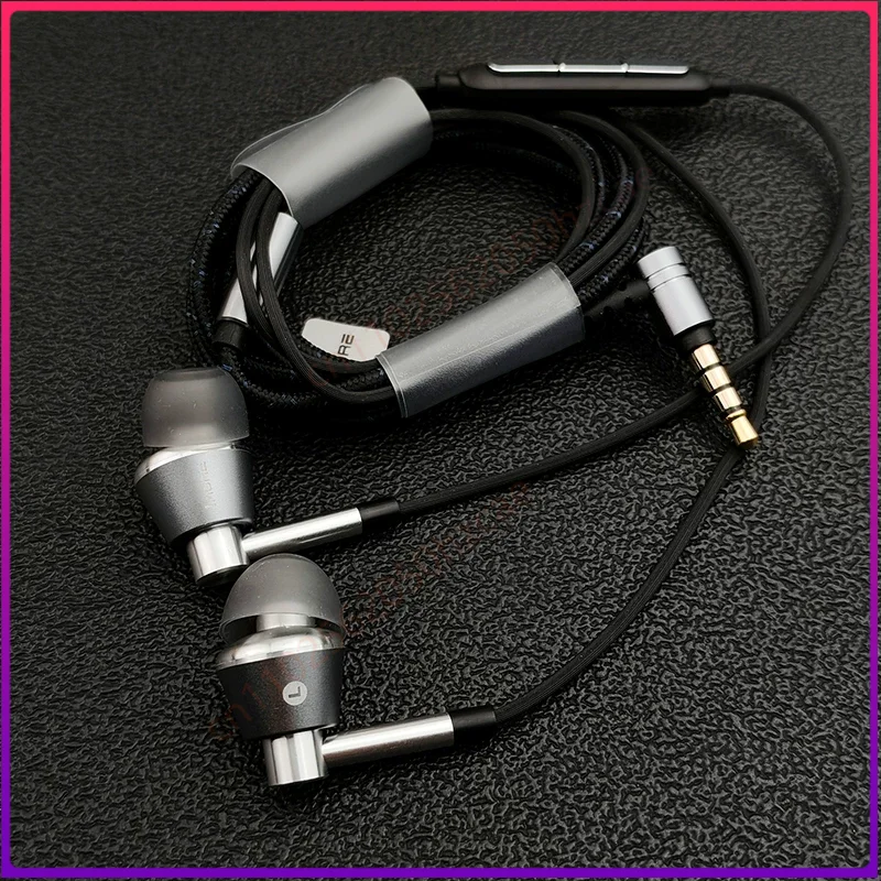 3.5mm E1001 In-Ear Wired Headphones with Three Units Two Iron Rings HIFI-Level Audiophile Music Earphones