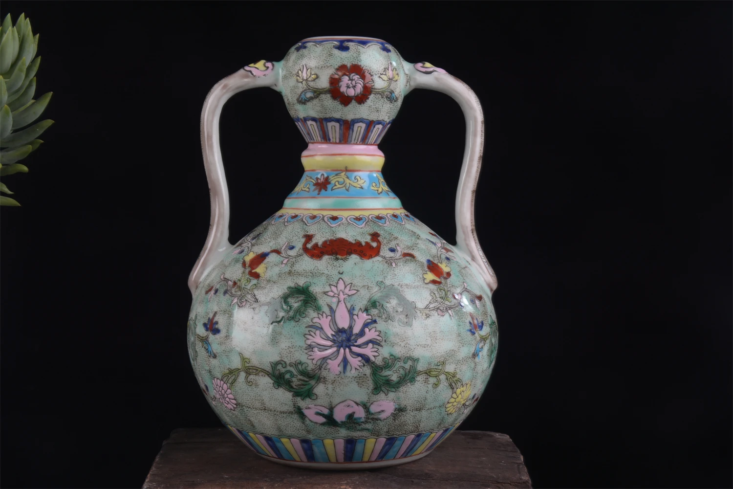 

Rare Old Qing Dynasty Colorful glazed Mandarin ducks bottle,Auspicious flowers