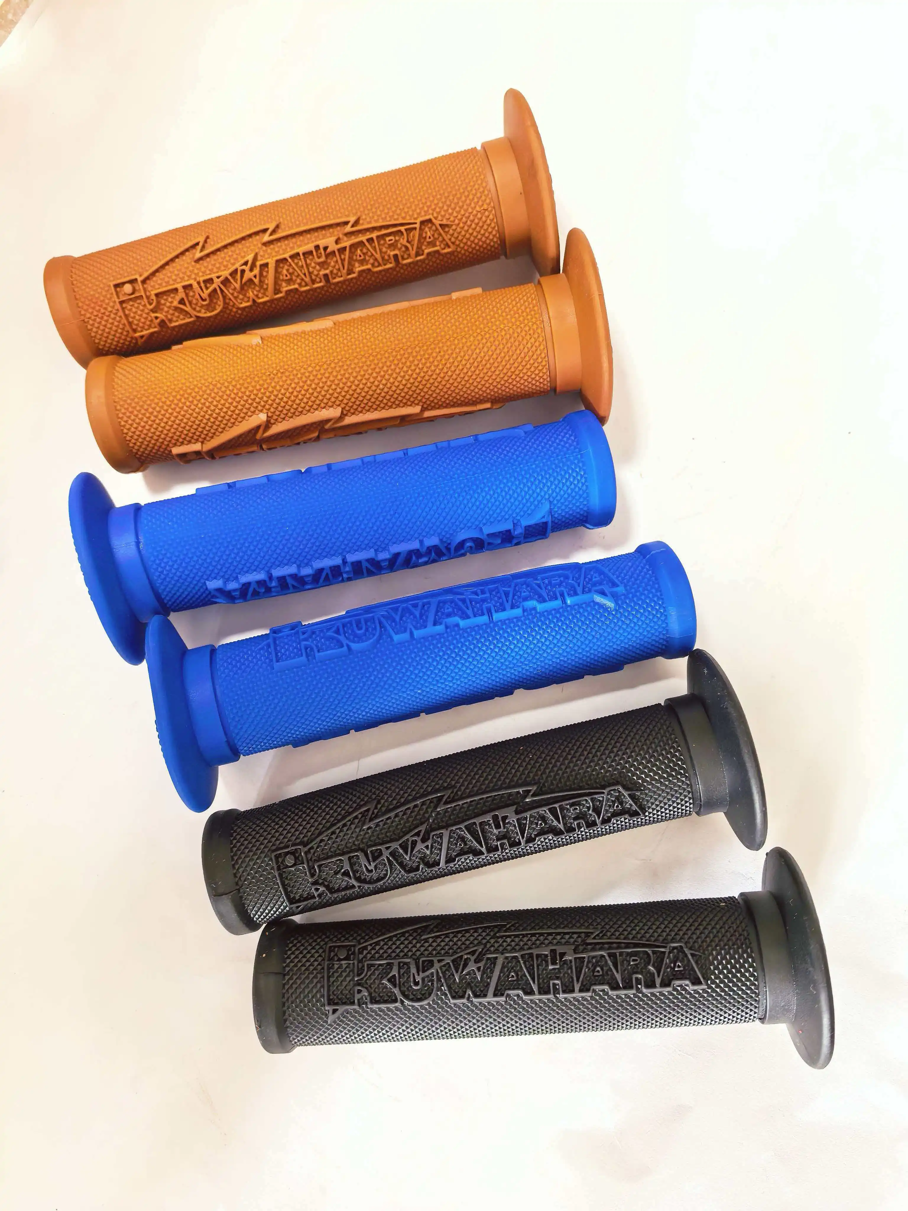 1 par de empuñaduras para manillar de bicicleta BMX Japan KUWAHARA 13cm 22,2mm azul/negro/marrón