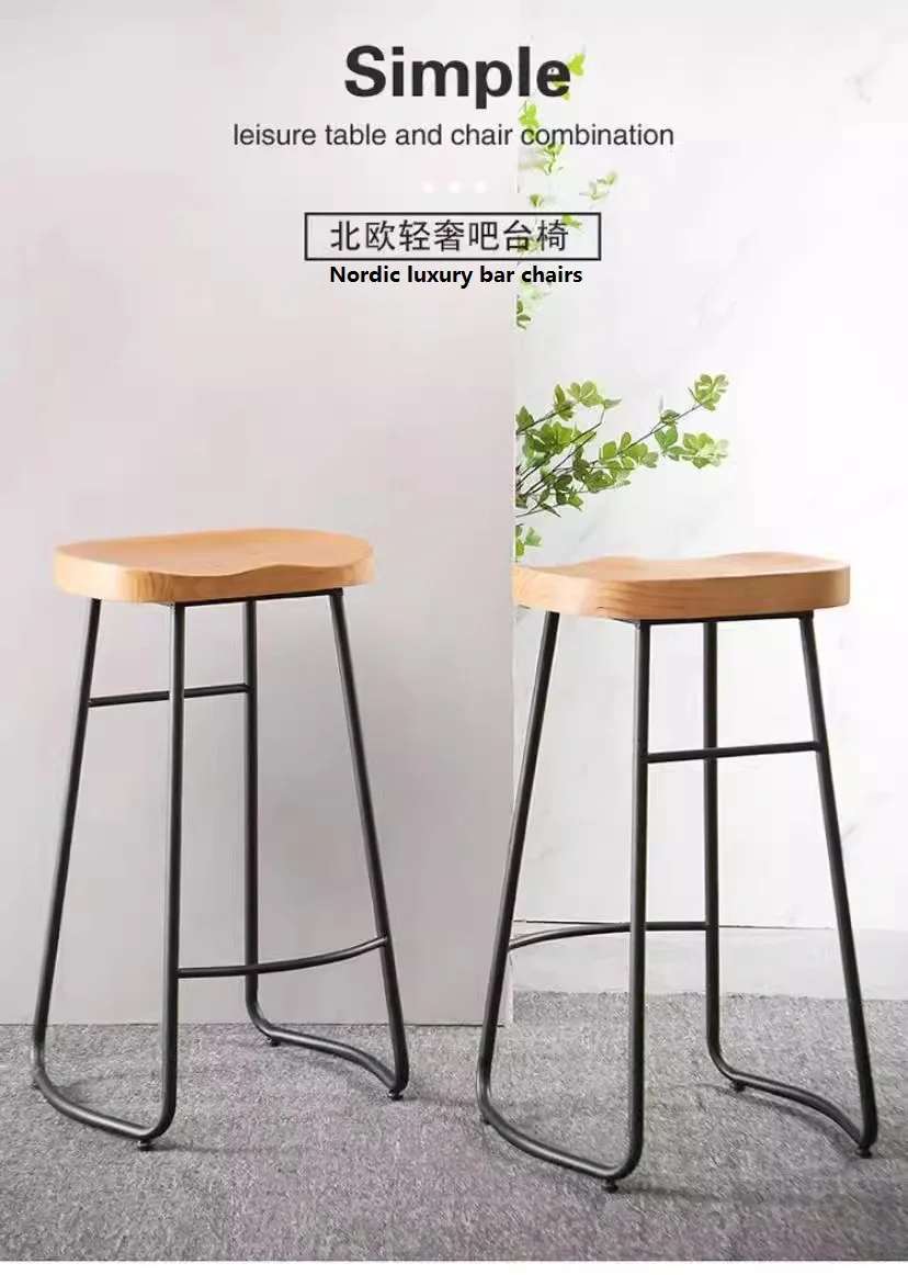 Sedia da bar moderna in legno massello di ferro per uso domestico, sedie da bar creative per il tempo libero, sgabelli alti per negozio di tè al latte, sedie da reception in legno massello