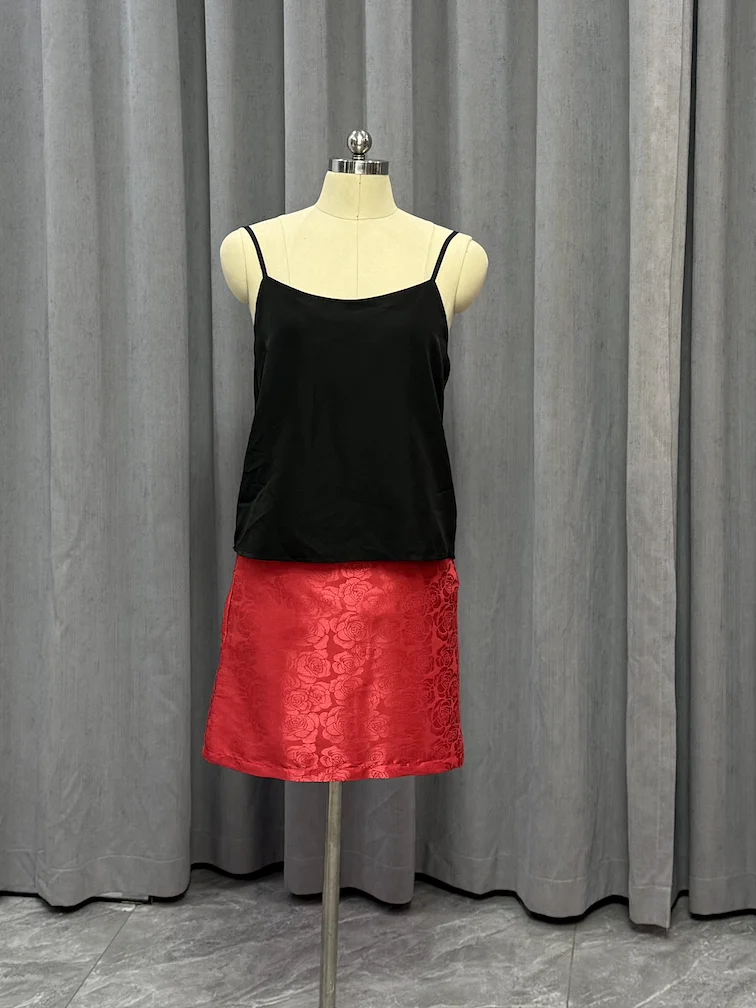 Jennie Black V-Neck Strap Vest Simple Versatile Red  Skirt Stage Costume Women's Fashion Summer Polyester Short Skirt