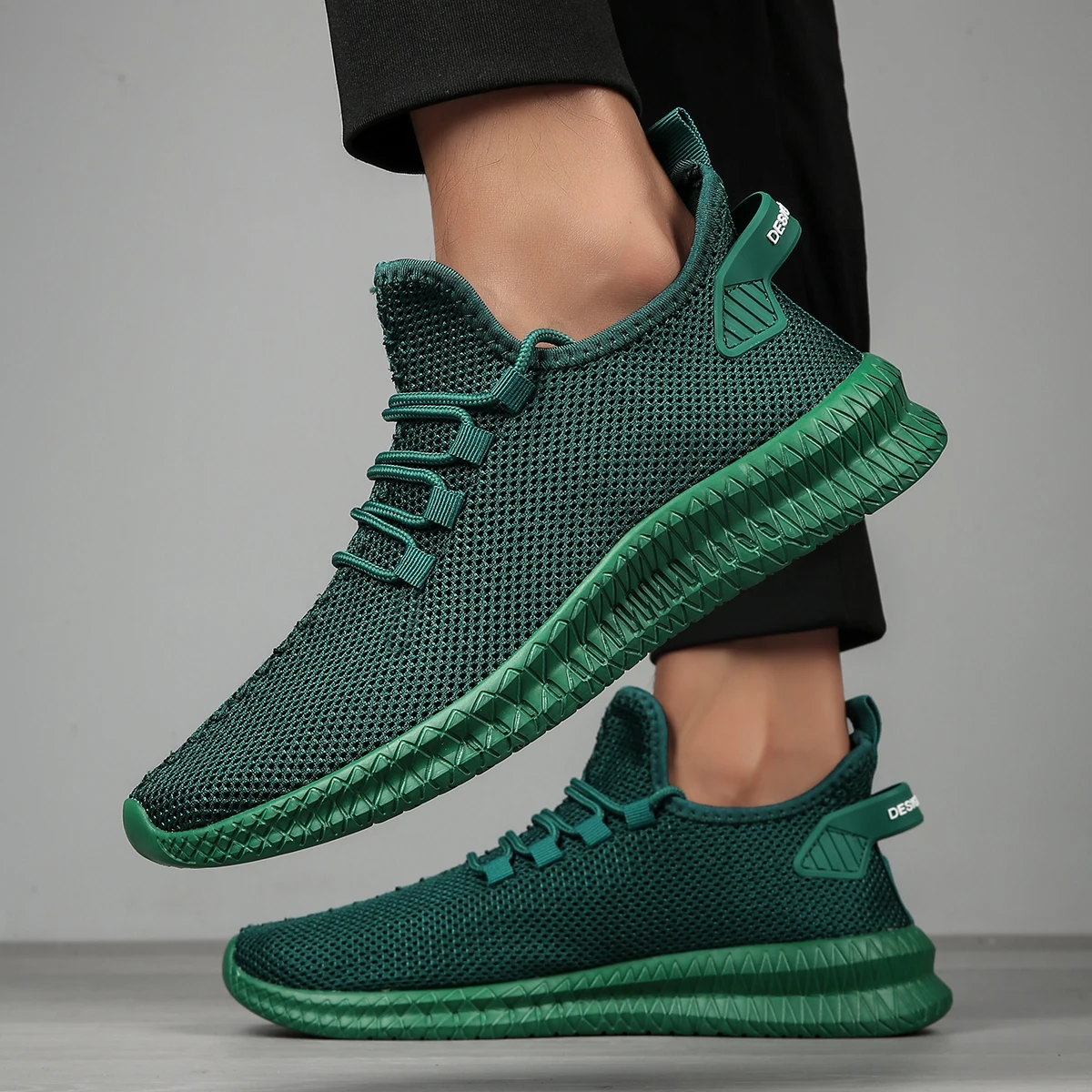 

Breathable Men Running Shoes Lightweight Anti-slip Casual Sports Shoes Outdoor Soft Man's Sneakers Lace Up Fashion Tennis