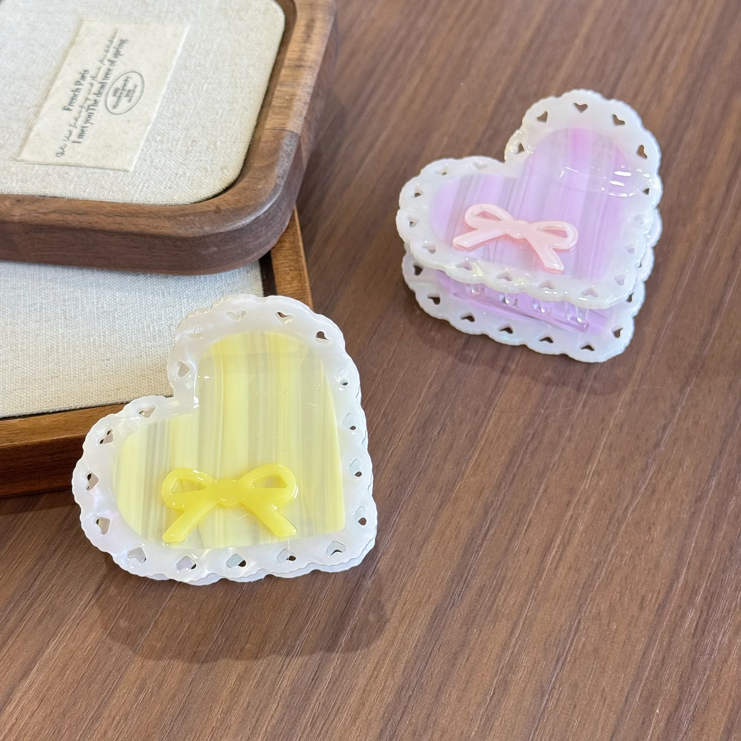 Dowell Acetic Acid Bow Heart-shaped Grab Clip, High-end Color-blocking Hair Clip, Versatile Hair Accessory