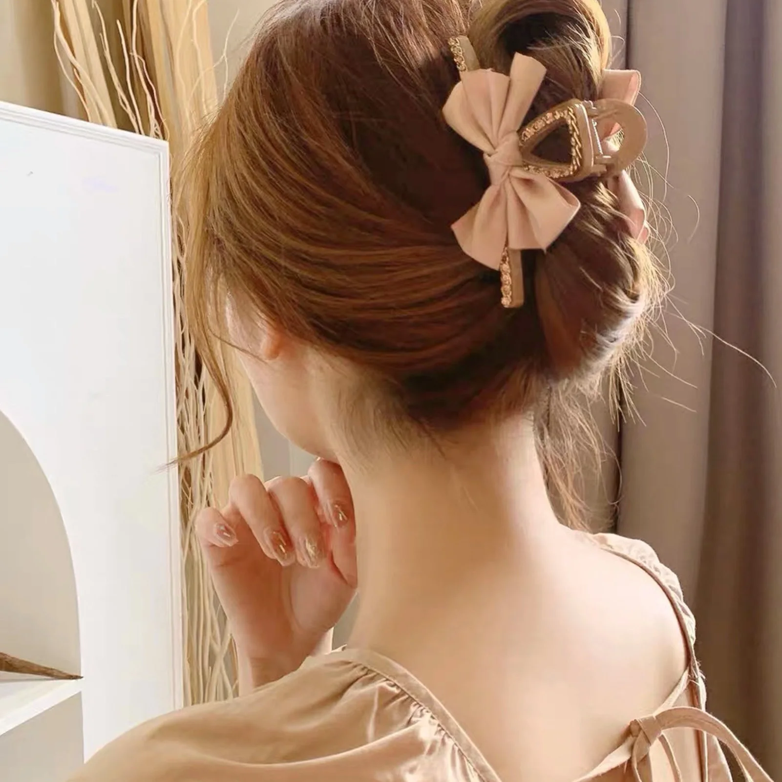 

Korean Style Bowknots Hair Claw Ponytail Holder Large Hair Clamps For Women Girls Temperament Grip Barrette Hair Accessories