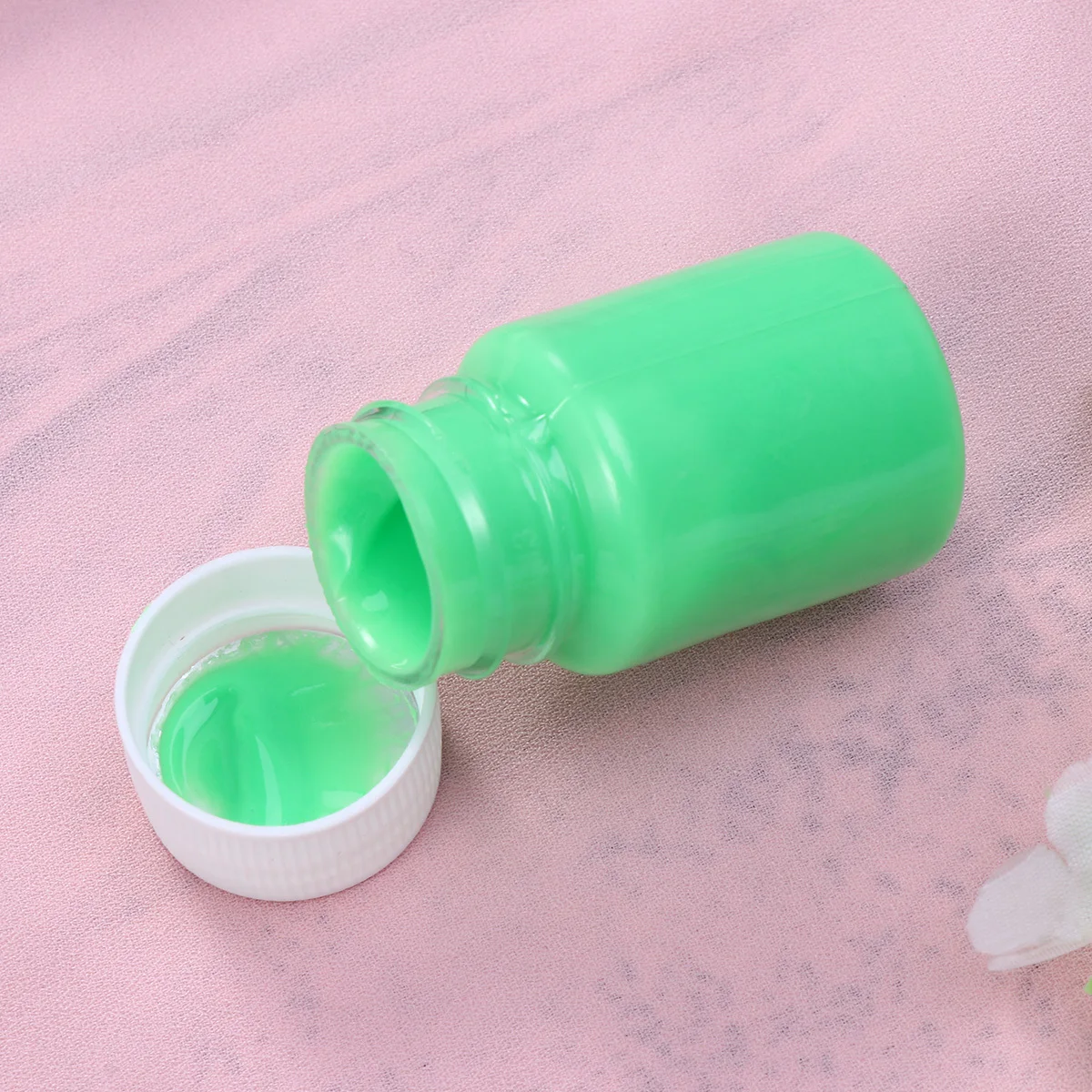 

Bright Luminous Paint Bottle Glow in The Dark Fluorescent Paint Thick Creamy Long-Lasting for Mask Festivals Halloween