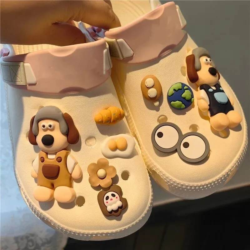 2024 Hot New Arrival 1 set Cute Dogs Shoes Accessories Boys Girls Sandals Garden Shoe Buckle Decorations Fit Charm