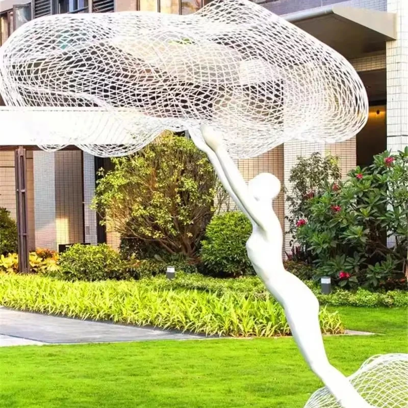 Ritaglio moderno in metallo decorato con giardino esterno in acciaio inossidabile con intaglio di nuvole e statua per ragazza