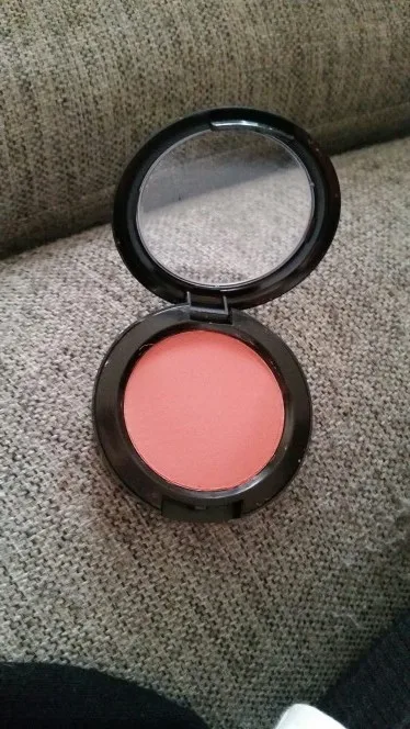 บลัชออนเนื้อแป้งอัดแข็งแบบนุ่ม 3 กรัม