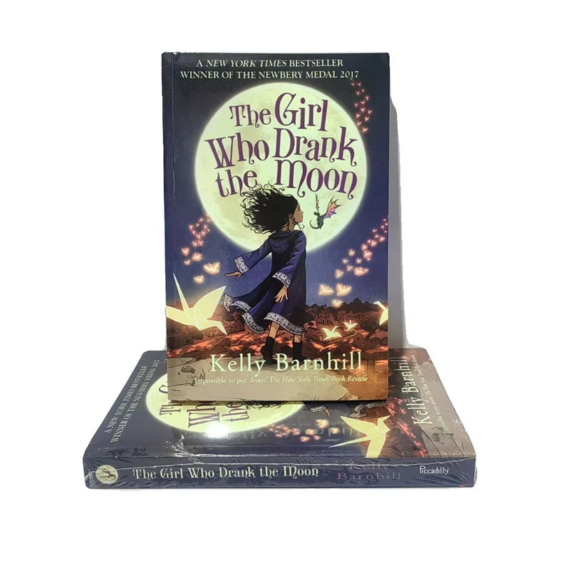 النسخة الإنجليزية The Girl Who Drank The Moon Newbery Gold Award الروايات والأعمال الأدبية الكلاسيكية الكتب الإنجليزية Libros Livros
