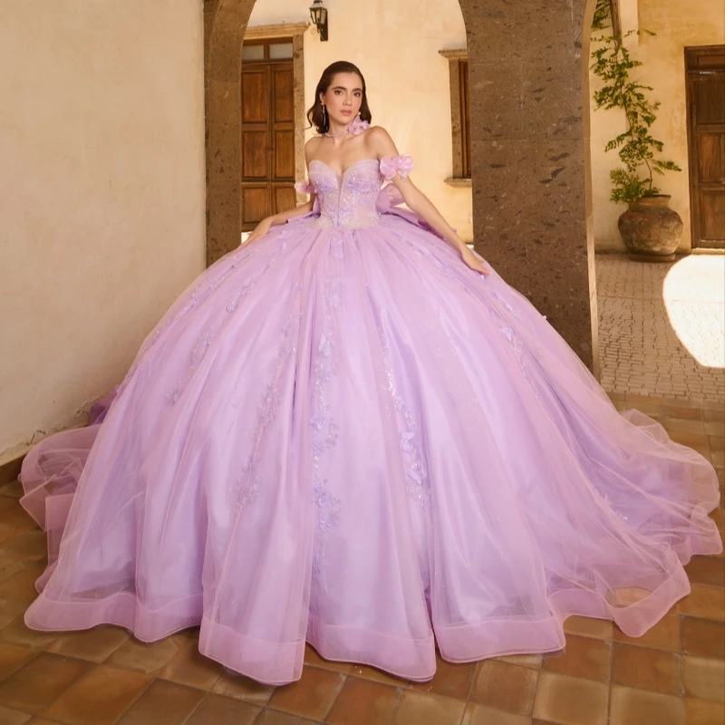 

Светло-сиреневые блестящие платья Quinceanera с открытыми плечами, аппликация, цветок, бисер, хрустальный бант, тюлевой корсет, вечерние, день рождения, сладкий 16