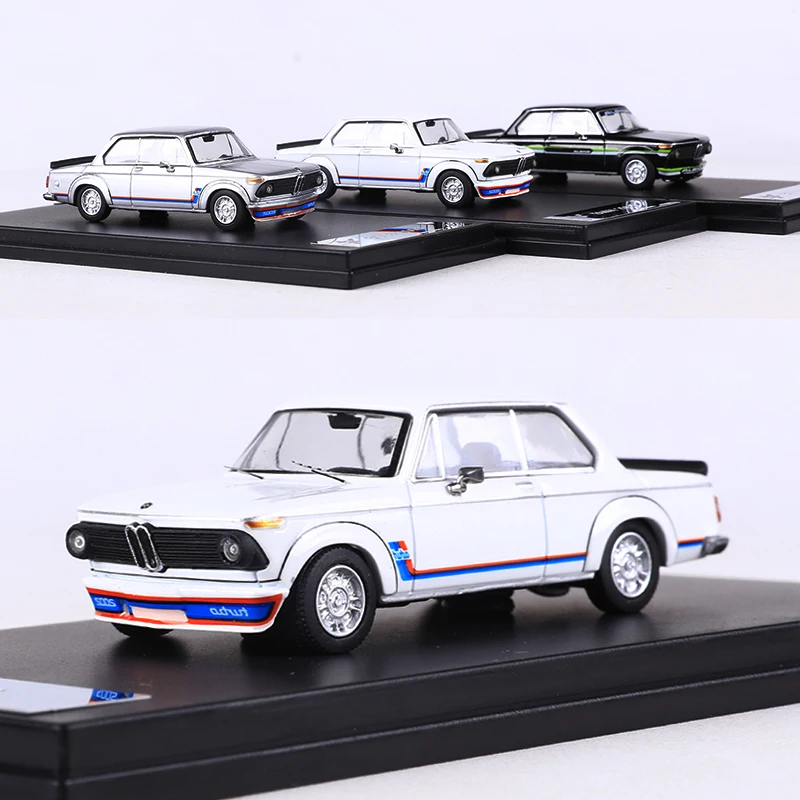 

1:64 BMW 2002 turbo die-cast simulation alloy car model collection ornament, adult decoration, children's toy.