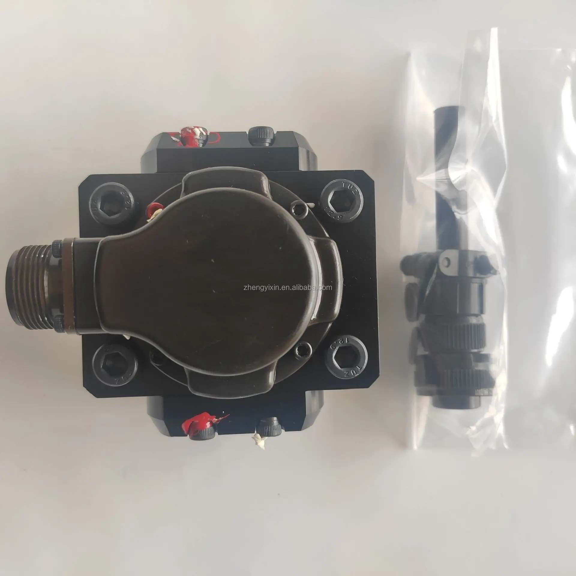 SM4-20(15)57-80/40-10-S182   Eaton servo valve  proportional valve solenoid valve hydraulic pump