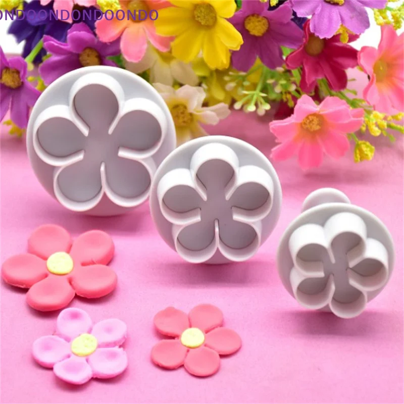 Image 4: Ensemble de 3 emporte-pièces décoratifs en forme de fleur pour biscuits, outils de décoration de gâteaux en pâte à sucre DIY