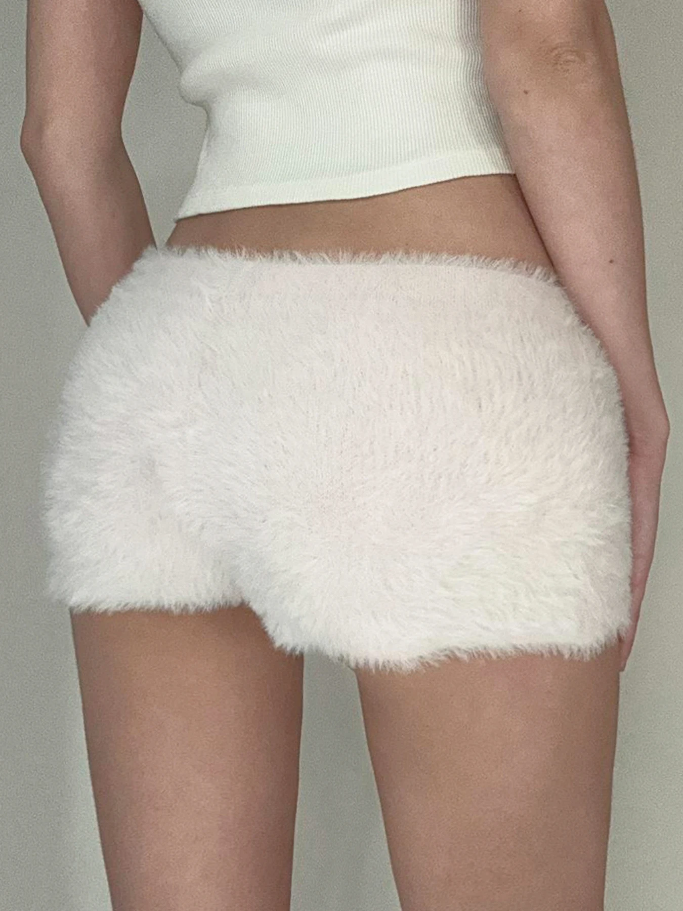 Sweetown Exquisite Faux Fur Soft Simple Trendy New Women’s Short Fashion Chic Warm Solid Fluffy Mini Pants