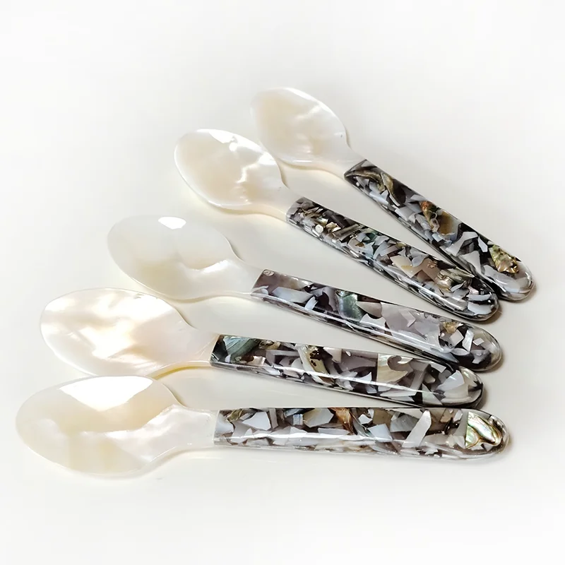 Set of 5 Caviar Spoons Shell Spoon Mother of Pearl Caviar Spoons Round Handle for Caviar Egg Ice Cream Coffee Restaurant Service