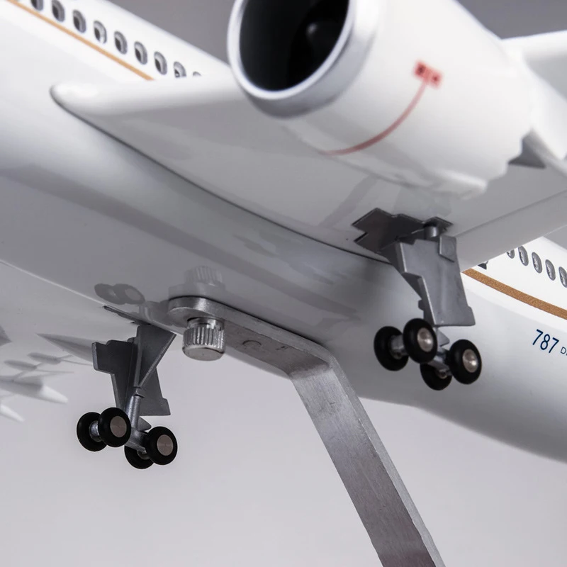 1:130 United Airlines United 787 Boeing B787 Aircraft Model Civil Aircraft Simulation 43cm Gift Collection Display