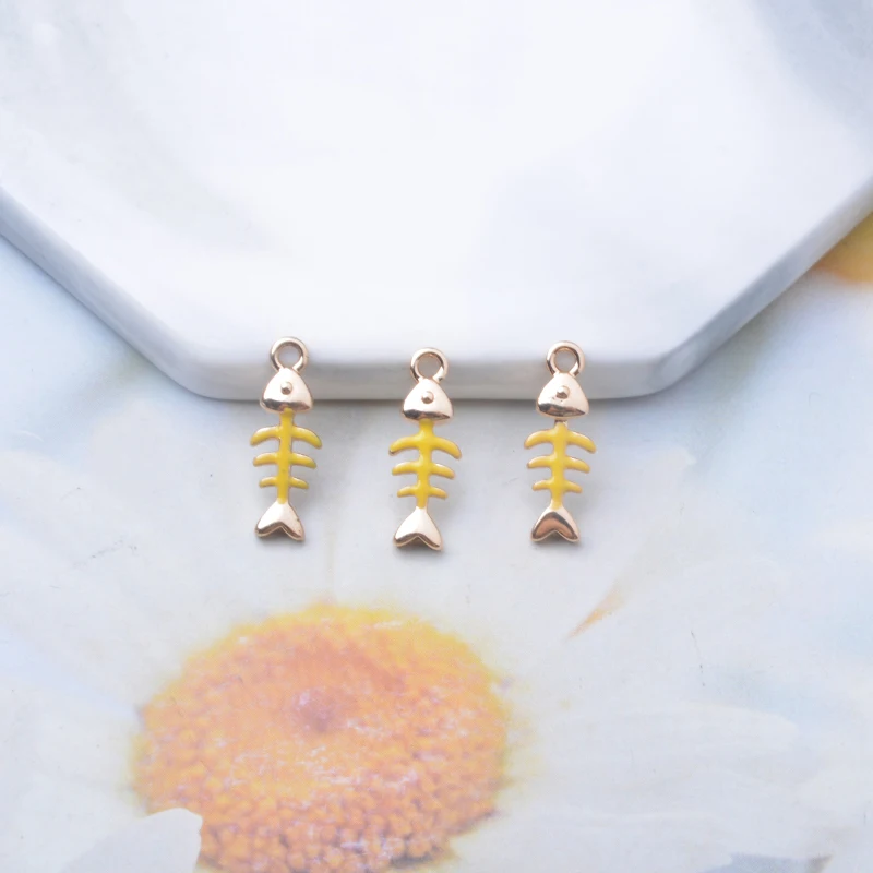 6 stücke Kupfer goldene Emaille Mini Fischgräten Charms zweiseitig tropfenden Öl Anhänger DIY Schmuck Ohrring machen – Detail 8