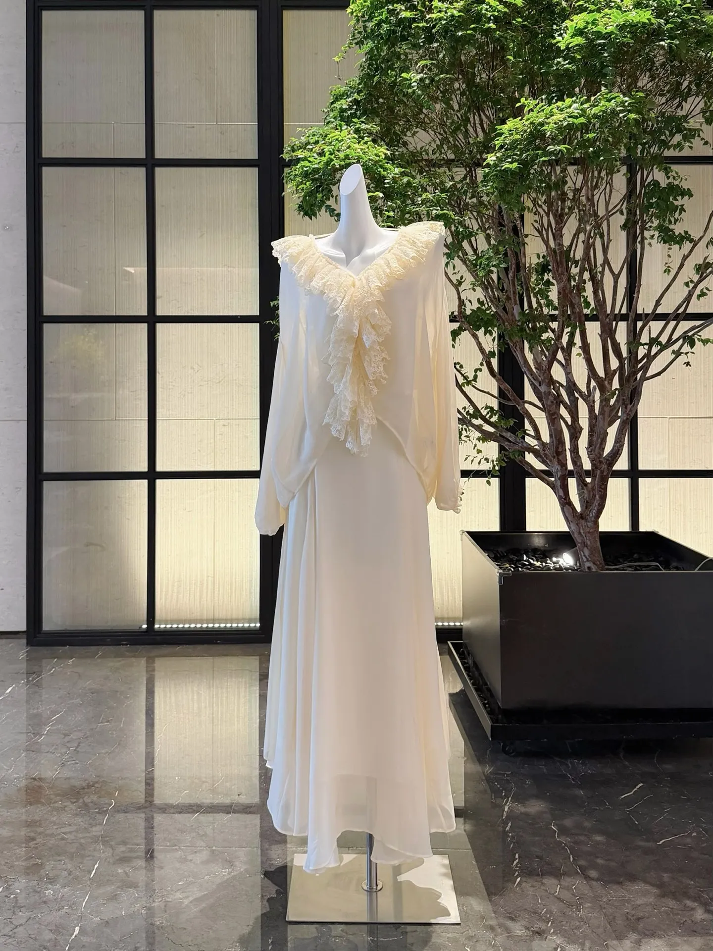 Women's 3-Piece Set Ruffles Spliced V-Neck Long Sleeve Shirt + Sleeveless Camisole +High Waist Pleated Long Skirt Suit